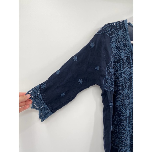 Johnny Was Blue Eyelet Embroidered Scalloped Trim V-Neck Top Size XS - Picture 3 of 5